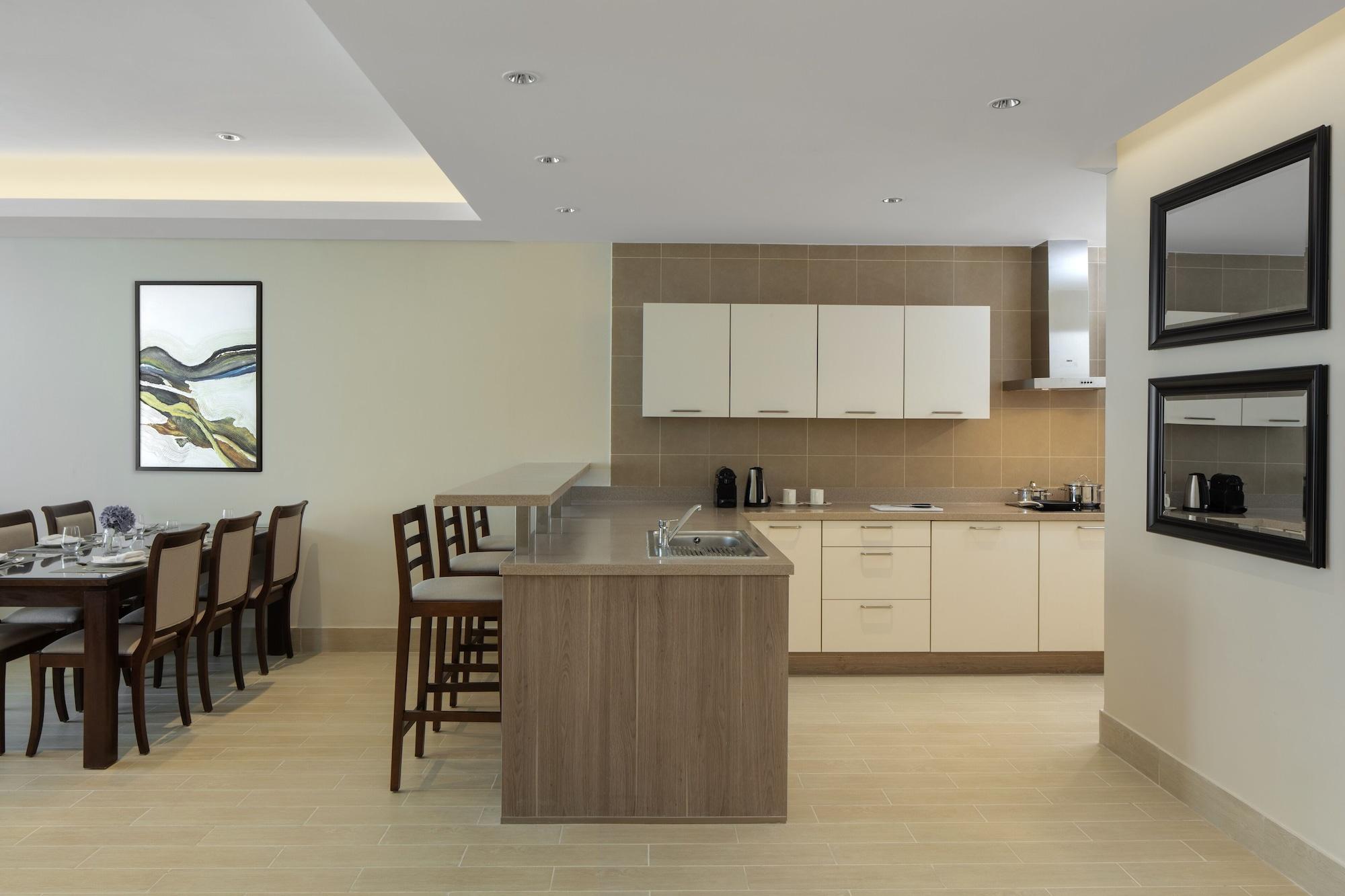 Dusit Doha Hotel Eksteriør billede A kitchen in a typical apartment