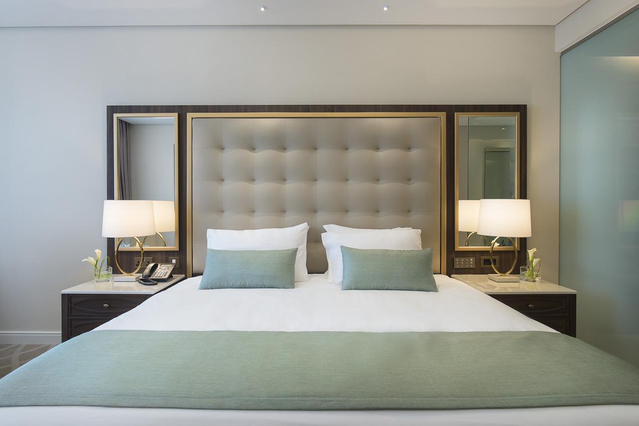 Dusit Doha Hotel Eksteriør billede A bedroom at the hotel